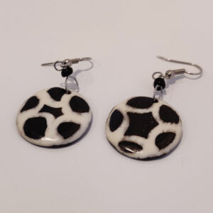 Finnkibu-cow horn earrings - football shaped
